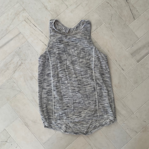 Lululemon tank - Picture 3 of 4